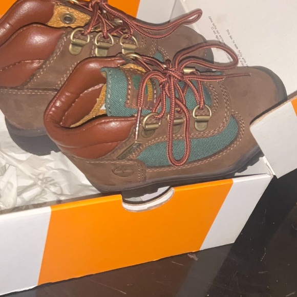 Toddler boots $50 for each! A bonus pair of sneakers for every purchase - Picture 3 of 5